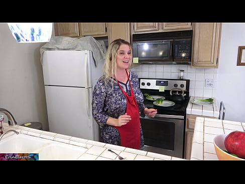❤️ Stepmom milking anjeunna di dapur saméméh tanggal na ❤ porno dina pornosu.porno-filmy.ru
